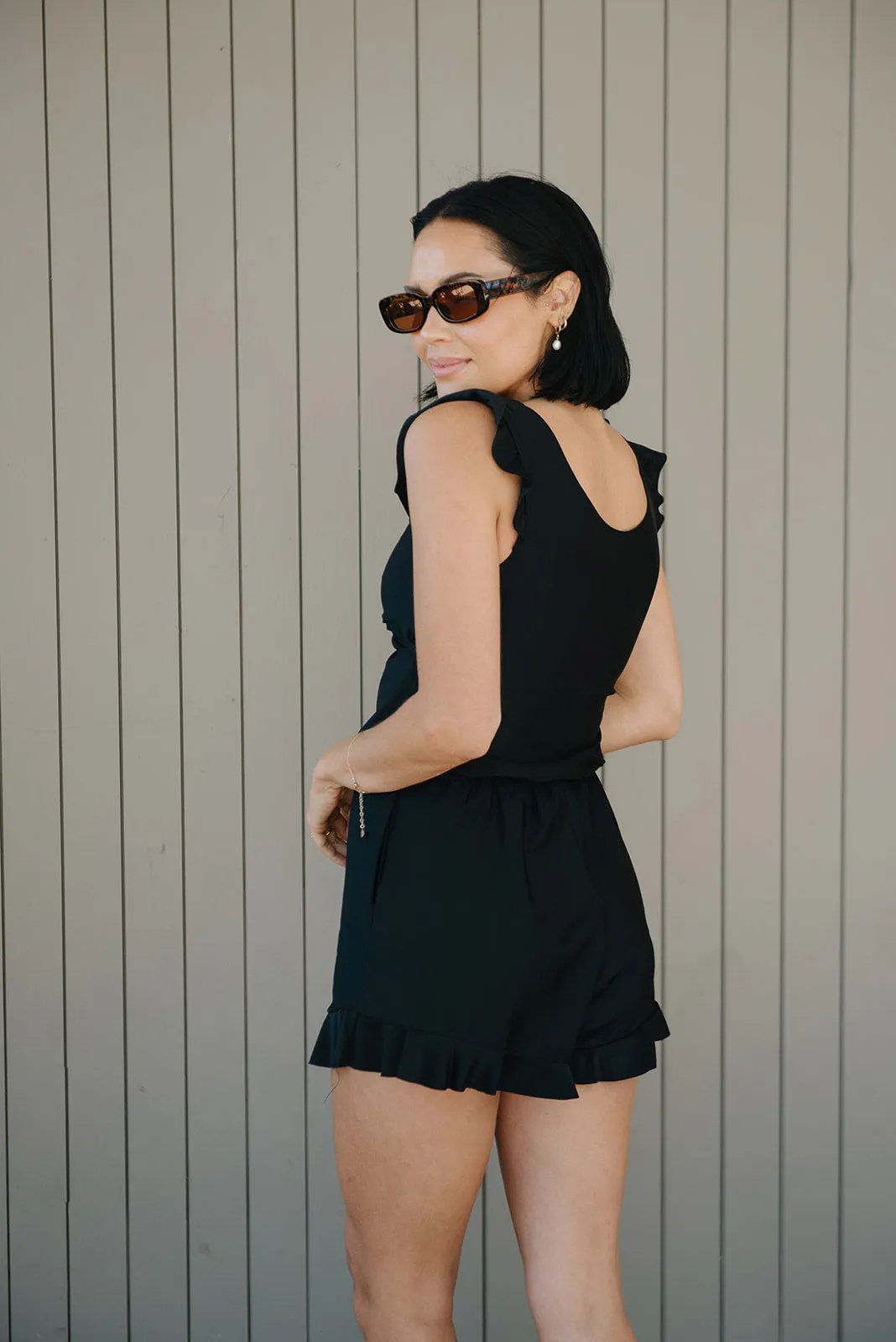 Agnieszka – Kostium kąpielowy z falbanami i wsparciem biustu