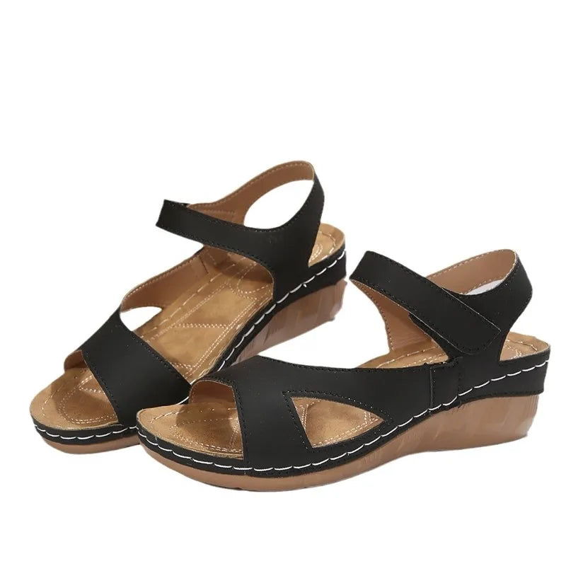 Bronisława - Ręcznie robione sandały na koturnie z najwyższej jakości materiału