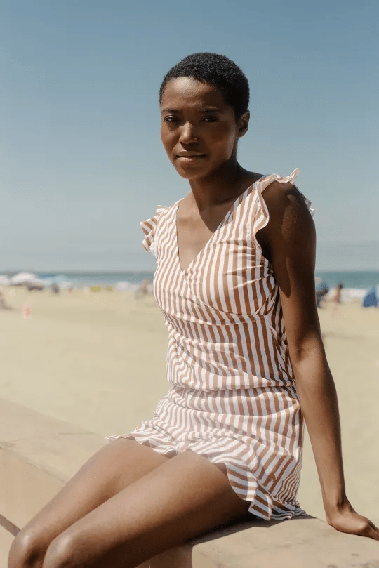 Agnieszka – Kostium kąpielowy z falbanami i wsparciem biustu